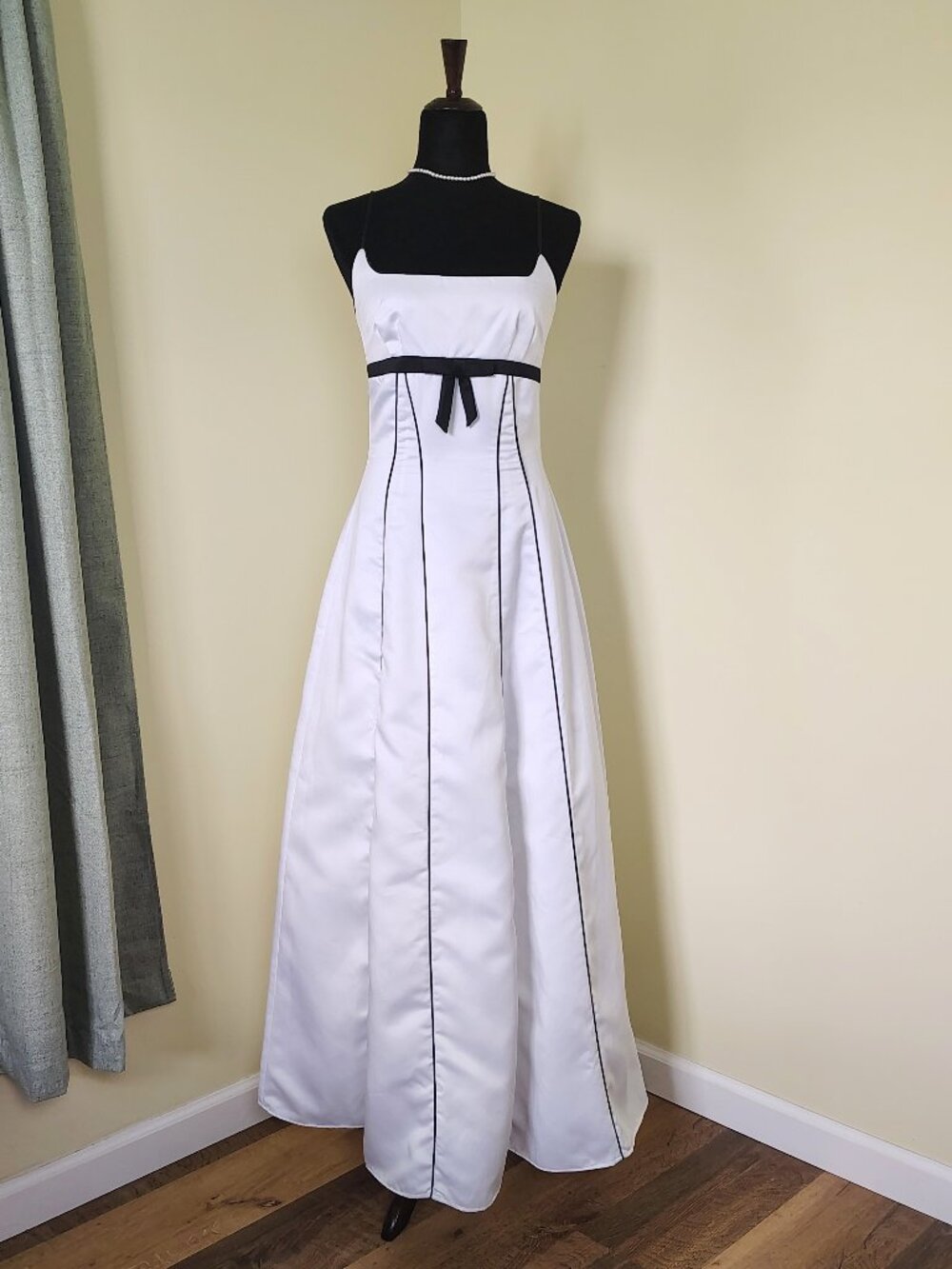 Vintage 90s/Y2K White Satin & Black Piping MASQUERADE High-Low Prom Ball Gown -7